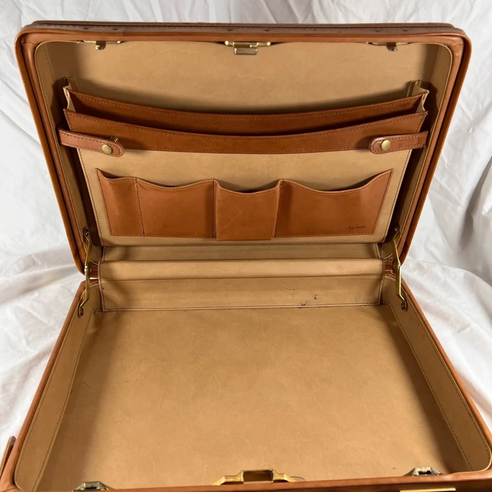 HARTMANN Stunning Authentic Belting Leather Woodbox Luggage Briefcase Attaché.